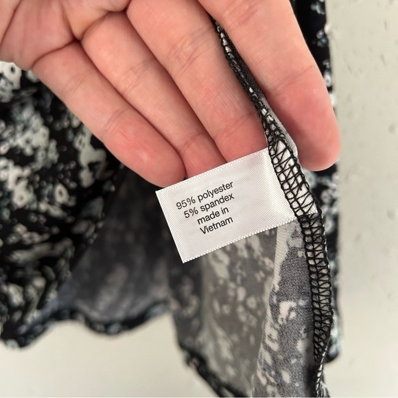 Lane Bryant Black White Floral Puff Sleeve Sweetheart-Neck Surplice Peplum Top - Picture 5 of 9